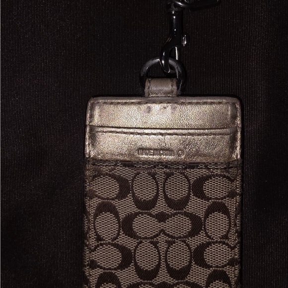 Coach Men's Olive and Tan Signature Messenger Bag - Picture 11 of 16